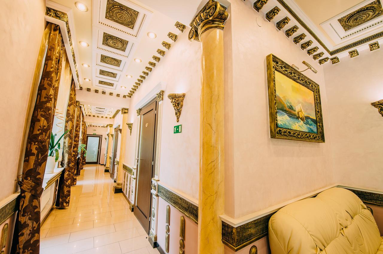 Urartu Hotel Kharkov Ngoại thất bức ảnh